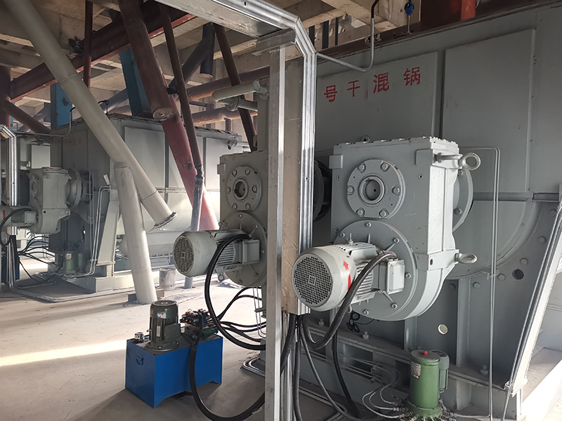 干粉預(yù)熱機(jī)3.jpg 干粉預(yù)熱機(jī)3.jpg